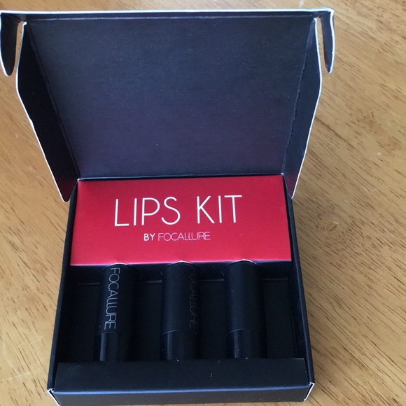 FOCALLURE set matte lipstick waterproof lasting - Picture 7 of 8